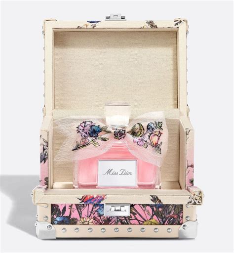 miss dior trunk box|Miss Dior Eau de Parfum: Special Edition Couture Trunk.